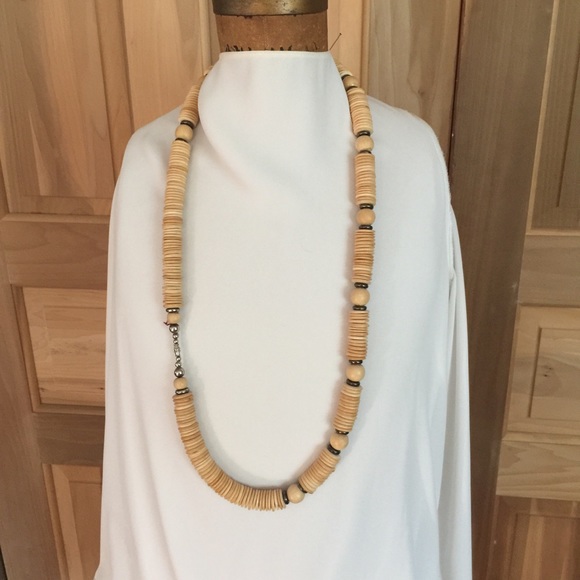 Beautiful Vintage Beaded Necklace - Picture 10 of 13